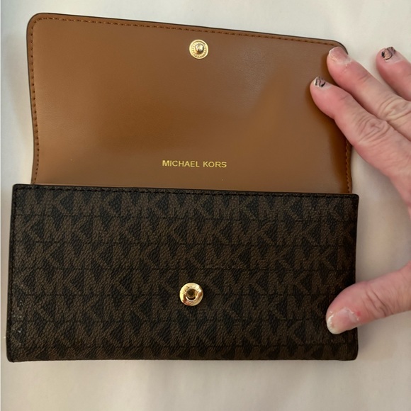 EUC Michael Kors Jet Set Charm Monogram Large Tri Fold Wallet Brown/Acorn - Picture 8 of 9